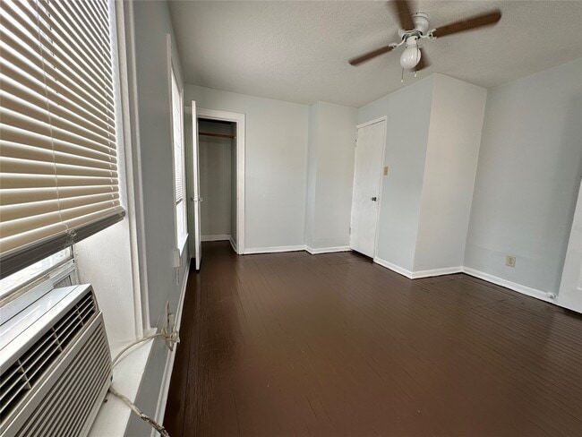 Building Photo - 4624 Clay St