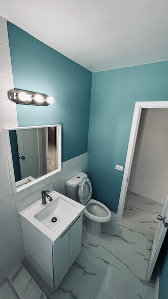 Building Photo - 7821 Byron Ave