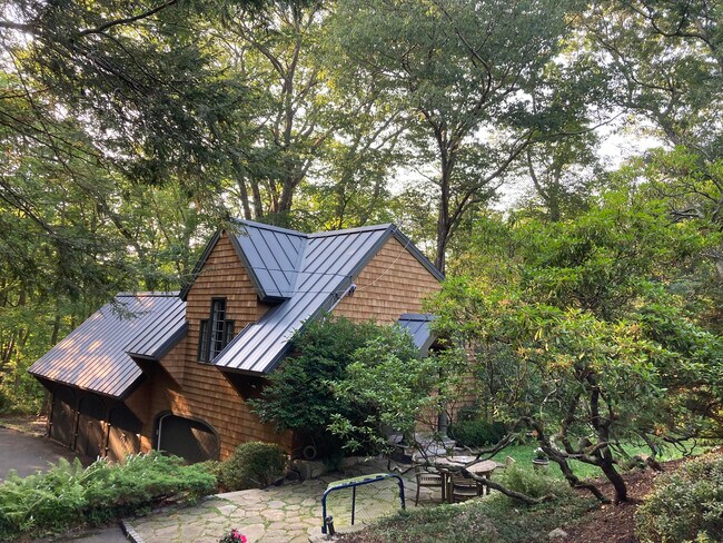 Cottage side view - 302 Old Branchville Rd