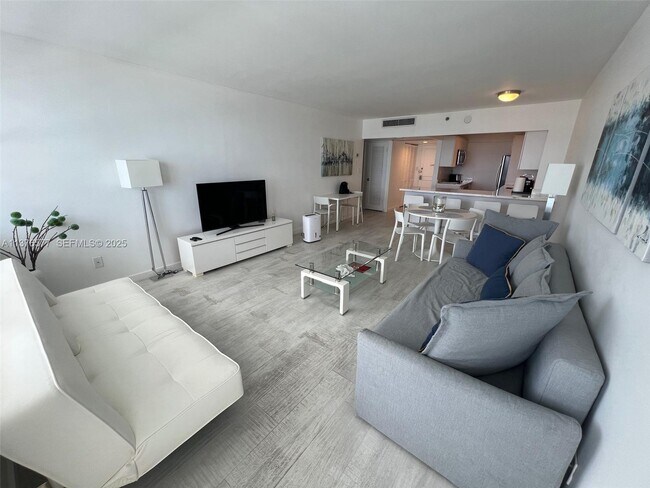 Building Photo - 100 Lincoln Rd