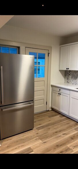 Building Photo - 2117 Thornlee Dr