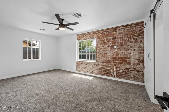 Building Photo - 1731 E Verde Ln