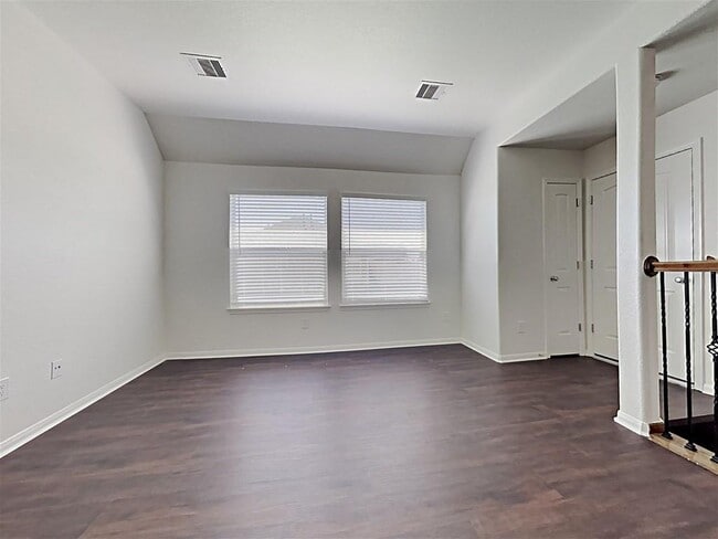 Building Photo - 30011 Saw Oaks Dr