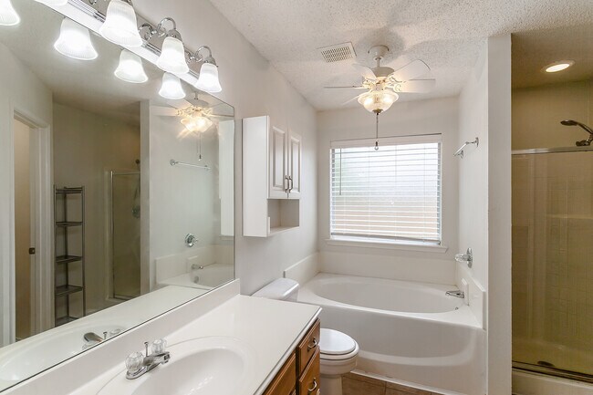 Building Photo - 366 Dalhart Dr