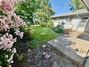 Building Photo - Spacious, Remodeled 5bd/3bath Cherry Park Home with Large Fenced Garden and Finished Basement