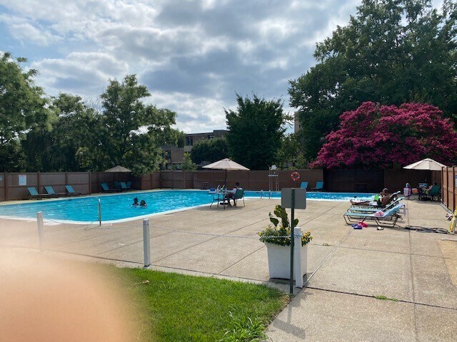 Private Pool - 1250 4th St SW