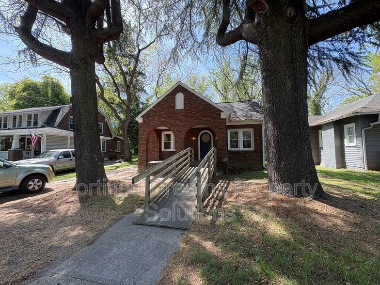 Building Photo - 2354 N Patterson Ave