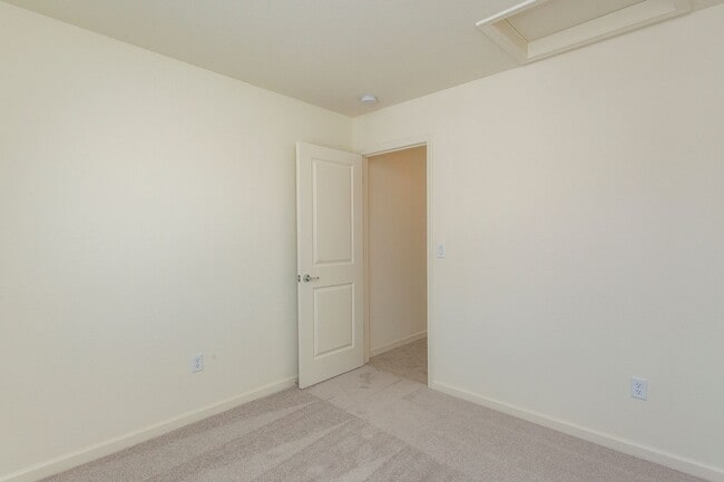 Building Photo - 8981 Quail Fls Dr