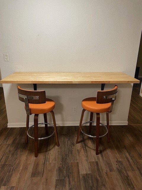 Bar top dining area - 20831 Pine Island Rd