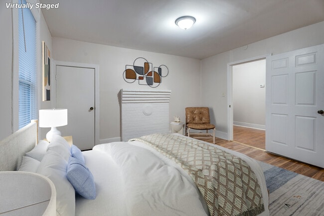 Building Photo - 501 E Franklin St