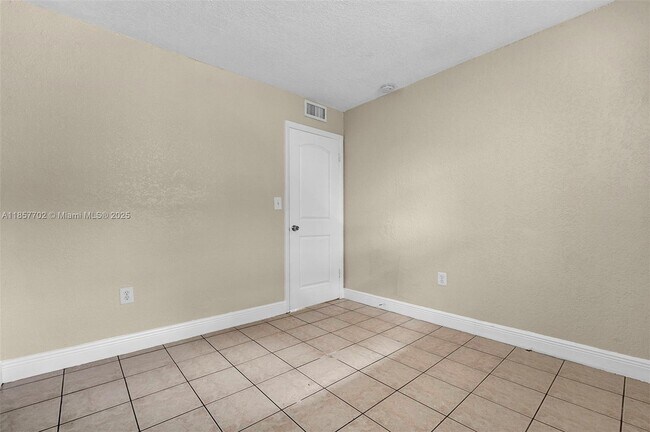 Building Photo - 17255 SW 95th Ave