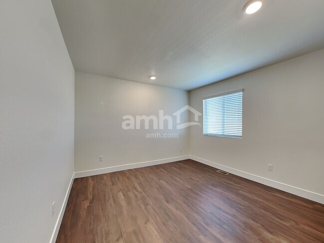 Building Photo - 3921 Wyedale Wy