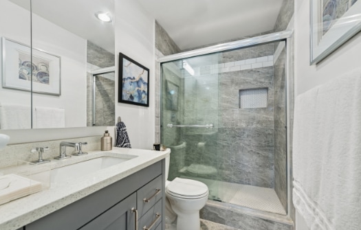 Building Photo - 260 E Chestnut St