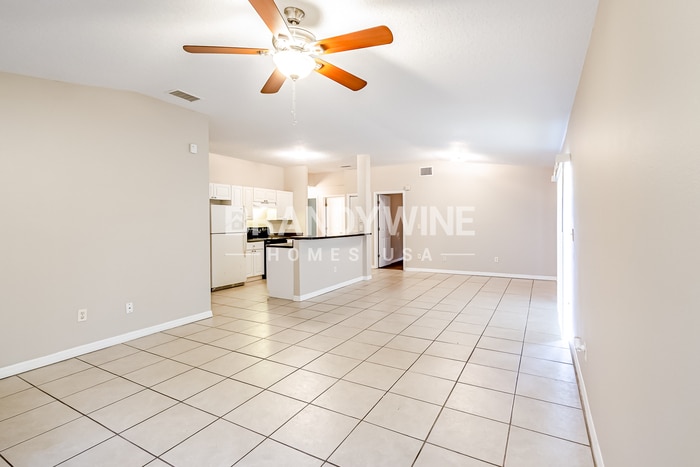 Building Photo - 2907 E 27th Ave