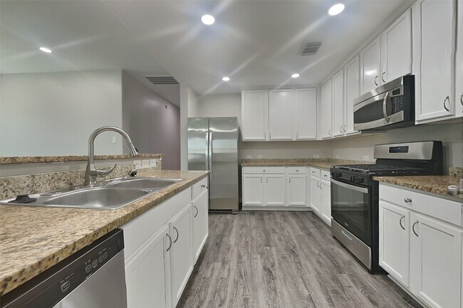Building Photo - 22447 Stamford Brook Ct