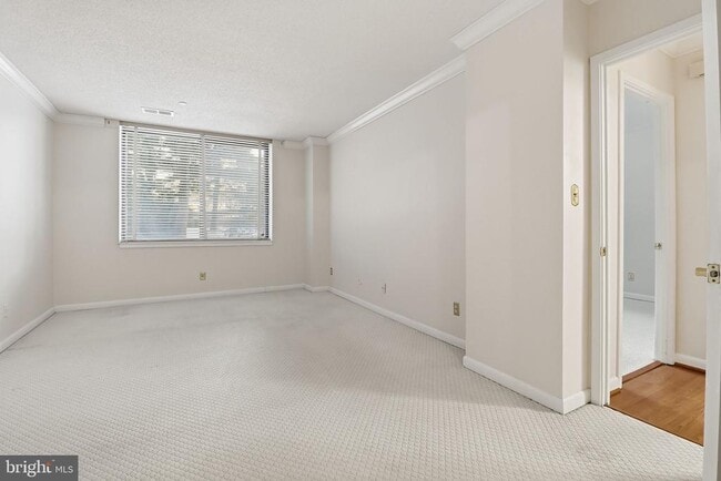 Building Photo - 3709 S George Mason Dr