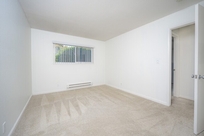 Oliva #37 bedroom 2(2) - Oliva Apartments