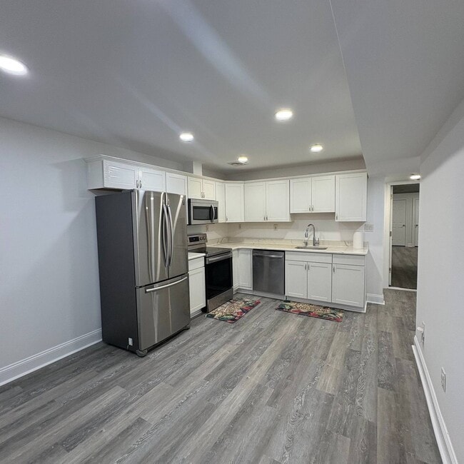 Building Photo - 4 Betsy Ross Ct