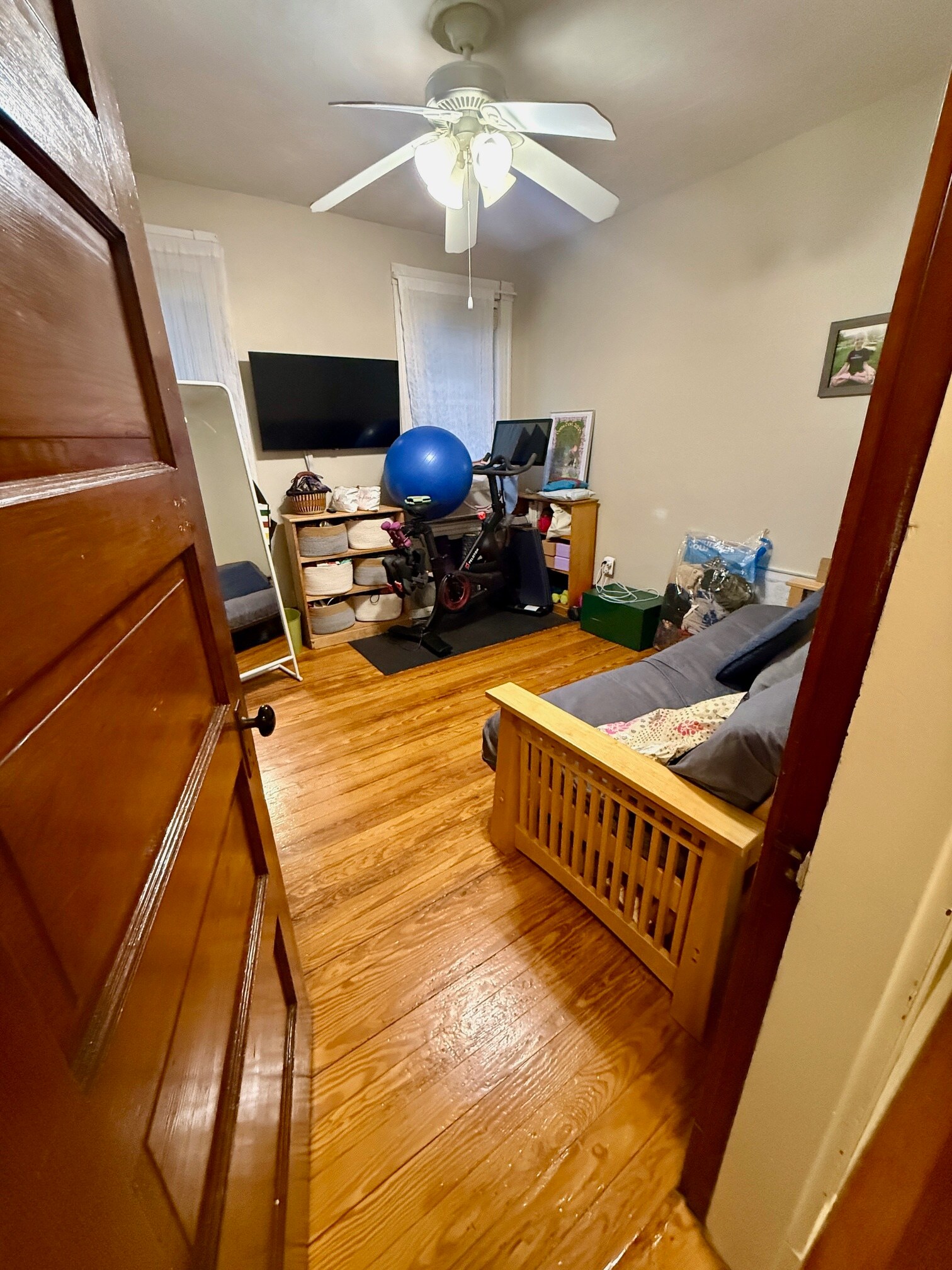 Building Photo - 931 E 4th St