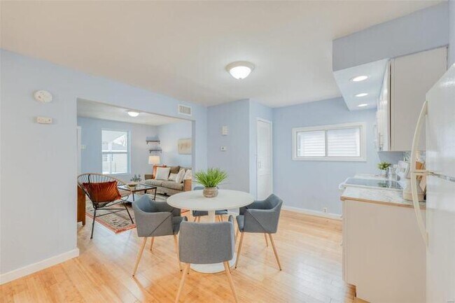Building Photo - Fantastic 3bd/1ba home! Coming soon!