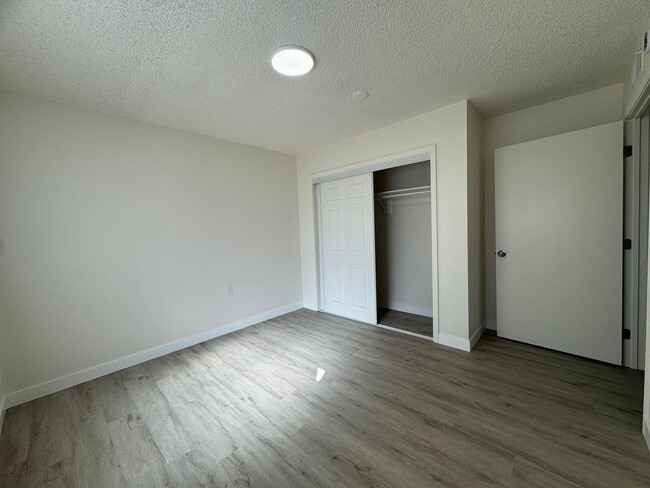 Building Photo - 507 S Lea Ave