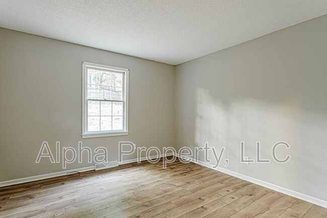 Building Photo - 111 Canebrake Dr