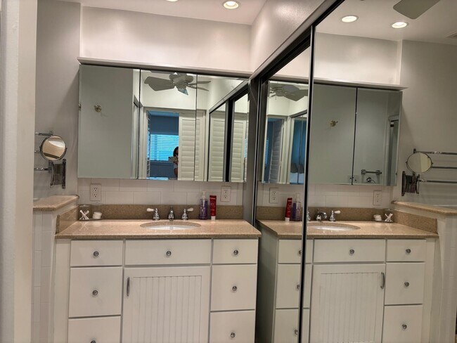 Building Photo - 15234 Lakes of Delray Blvd