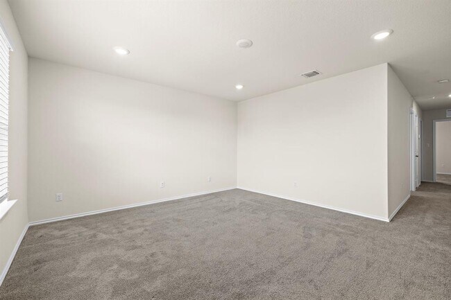 Building Photo - 616 Hugenot Wy