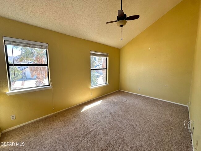 Building Photo - 7100 Oval Rock Dr