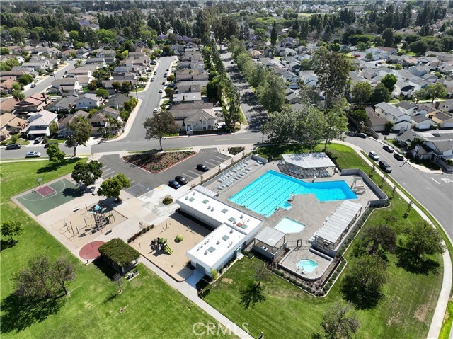 Building Photo - 11 Fairside