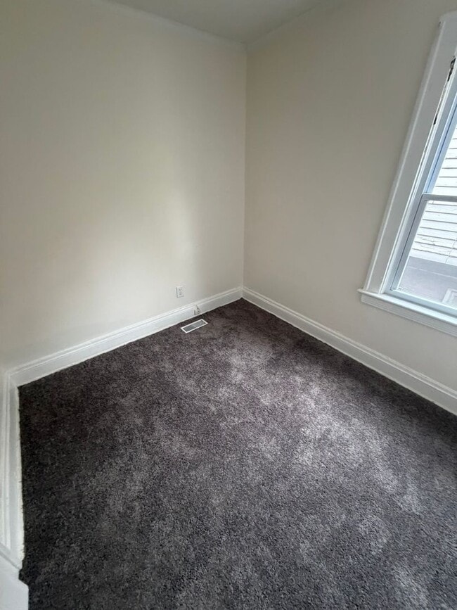 Building Photo - 3242-3242 Sycamore Rd