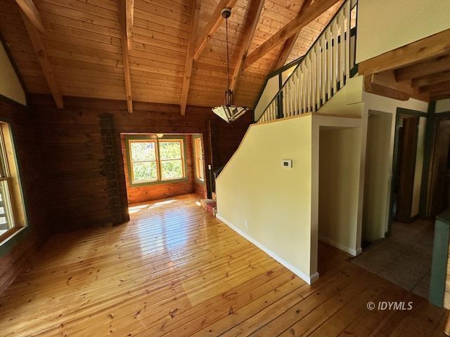 Building Photo - LOG CABIN RENTAL WALK TO TOWN