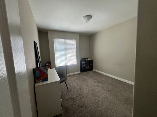 Building Photo - Welcome Home to Your Temecula Retreat!