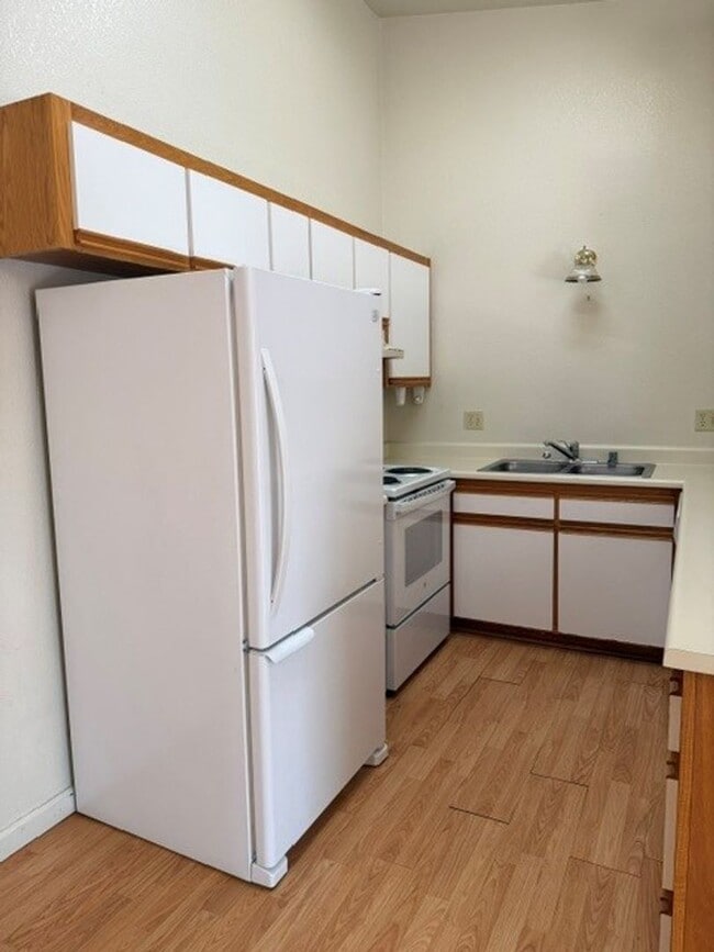 Building Photo - LI705-Gifford,Charles
