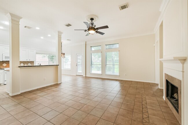Building Photo - 7718 Trophy Pl Dr