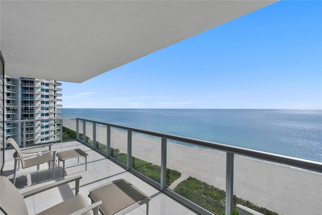 Building Photo - 3737 Collins Ave