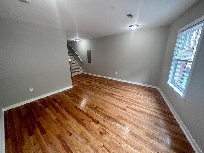 Building Photo - 4444 Cresson St