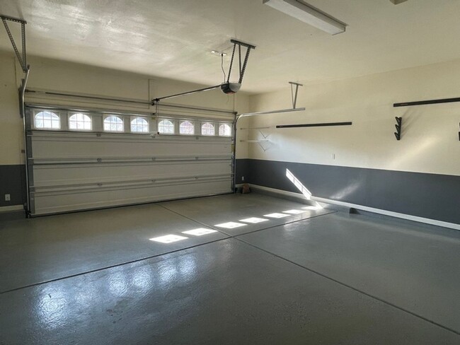 Building Photo - Beautiful Damonte Ranch Three Bedroom T...