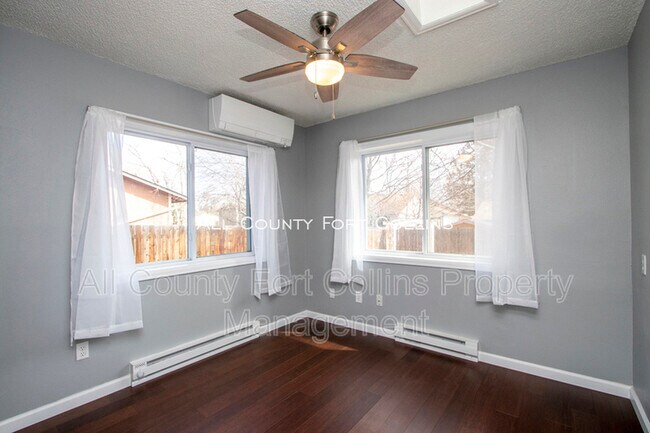 Building Photo - 2730 Hanover Dr