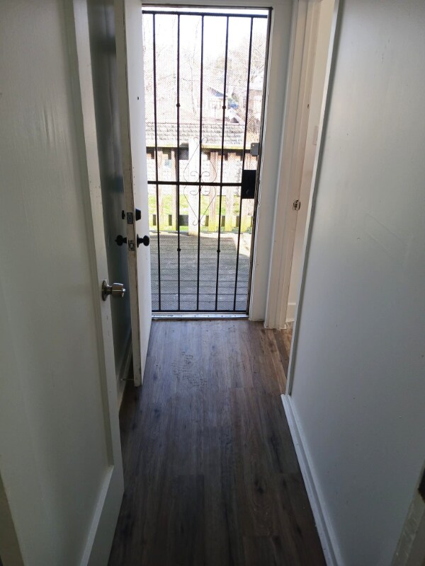 Building Photo - 708 W 116th Pl