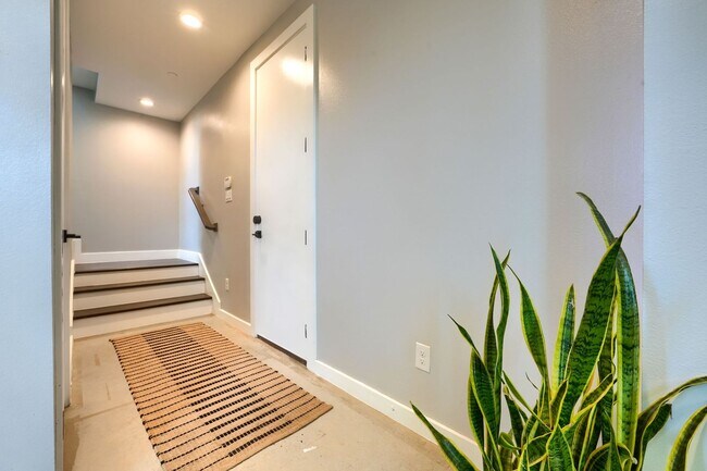 Building Photo - End Unit Townhome