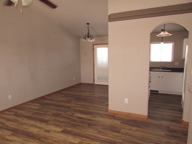 Building Photo - 3 BEDROOM | 2 BATH | CENTRAL AIR | RAPID VALLEY