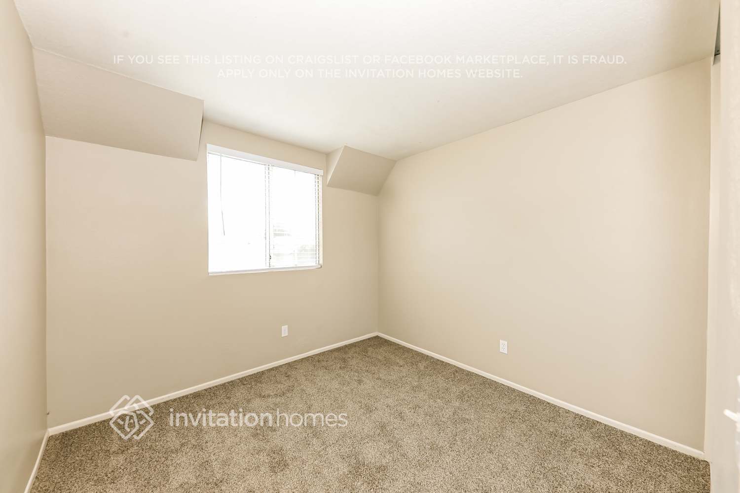 Building Photo - 8029 Linares Ave