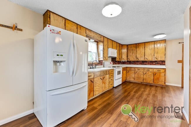 Building Photo - Applicances included! 2 Bedroom 2 Bathroom...