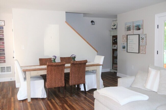 Building Photo - 79 N Main St