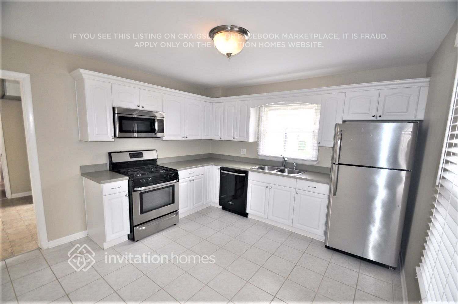 Building Photo - 9705 S 54th Ave