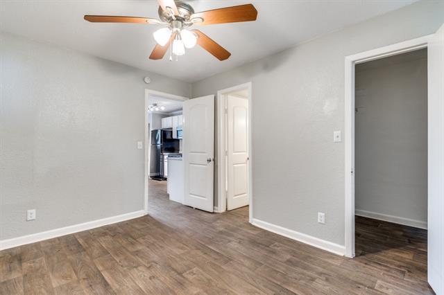 Building Photo - 1505 W Lovers Ln