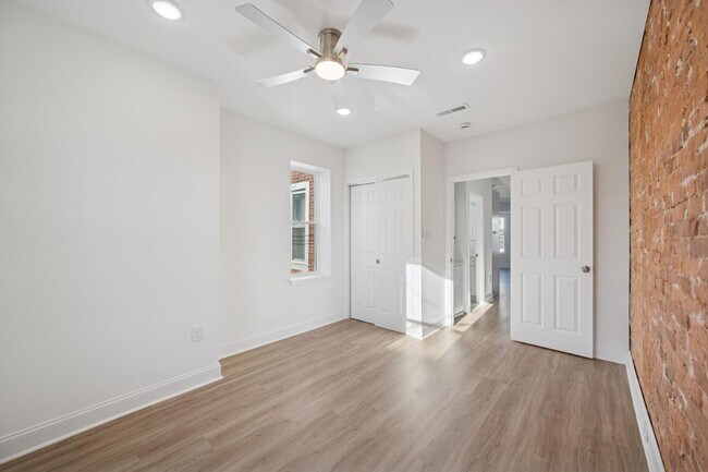 Building Photo - 5644 Blakemore St