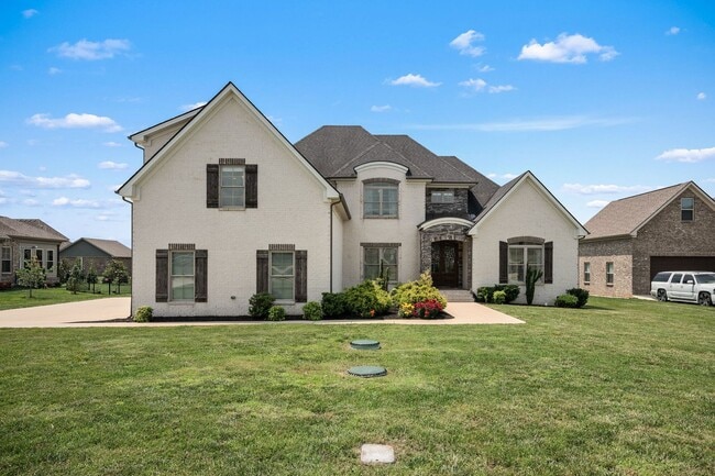 Primary Photo - Luxury Home For Rent