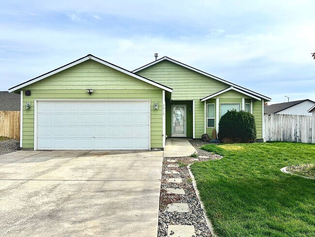 Primary Photo - Pristine 3Bed-2Bath Home For Rent Near Rd ...